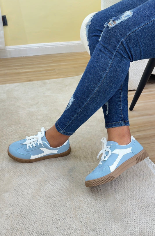 SNEAKERS 02