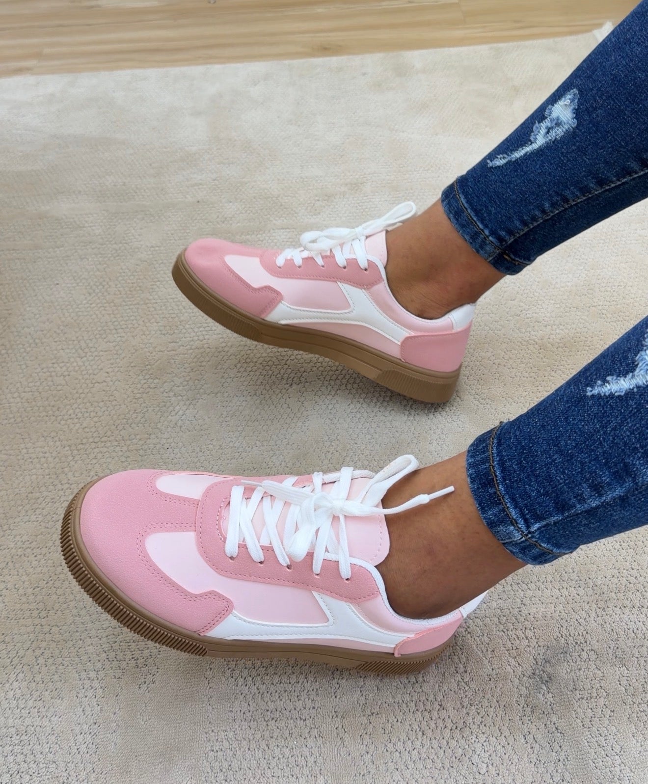 SNEAKERS 02