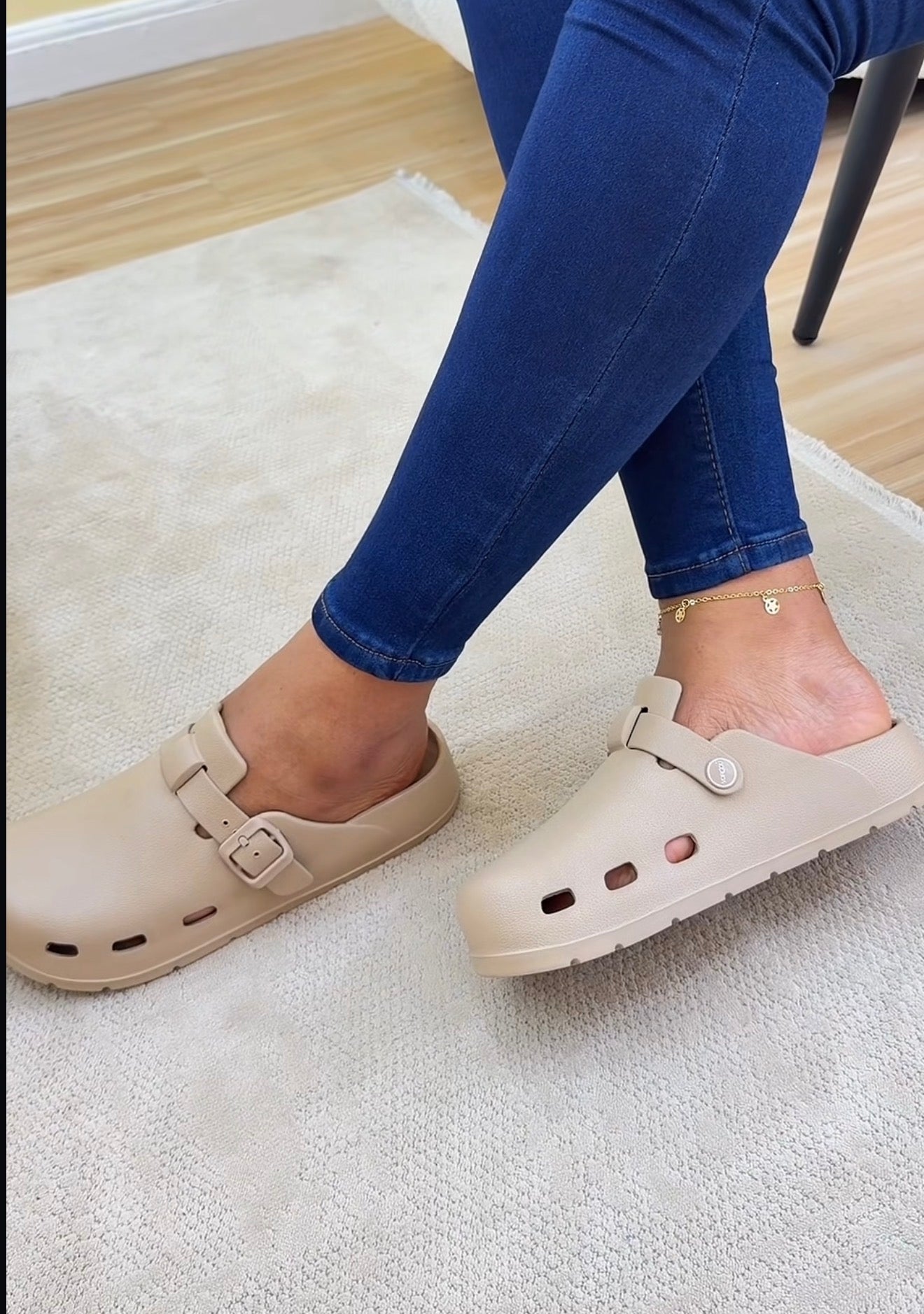 CROCS